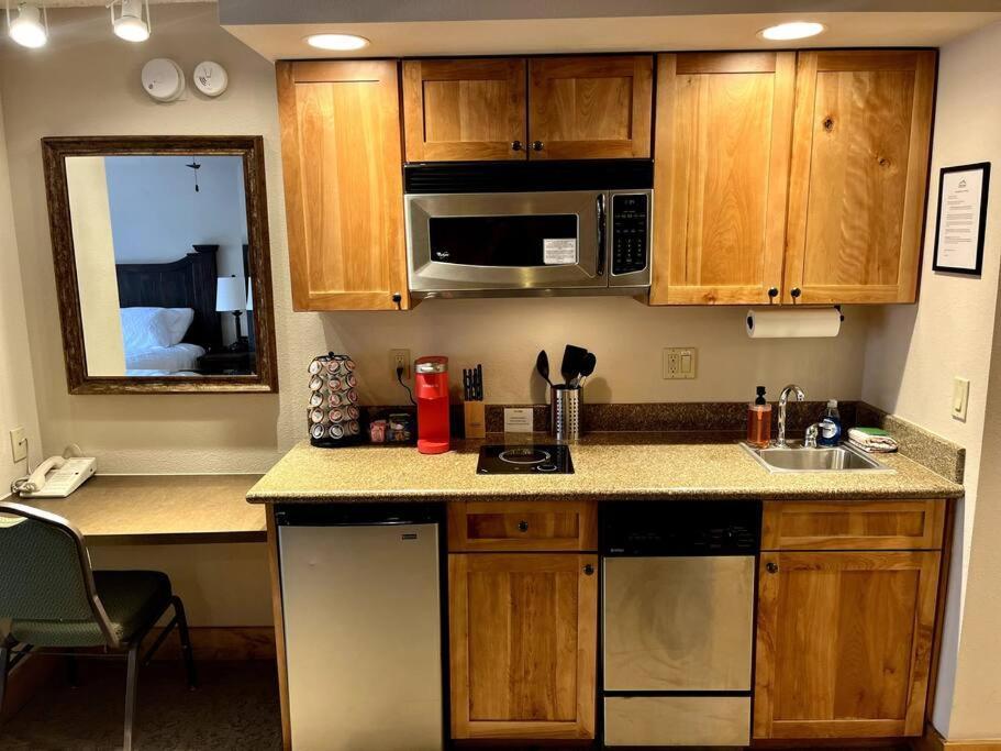 Mt Cb Mountain Side With King Bed, Hot Tub, Pool & Kitchen! Apartment เครสเตดบิวต์ ภายนอก รูปภาพ